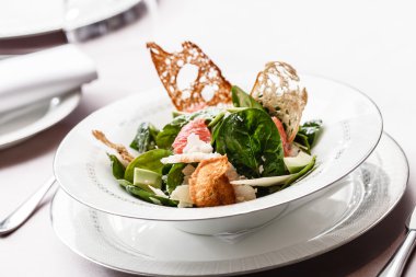 tost ile sebze salatası