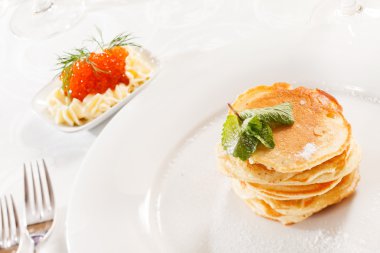 Havyar ile lezzetli gözleme