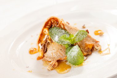 Bal ve ceviz ile krep