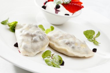 yaban mersini soslu köfte