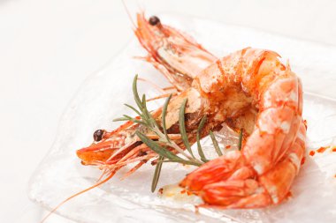 lezzetli karides salatası ile