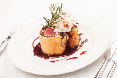 Wellington otlar ile fileto