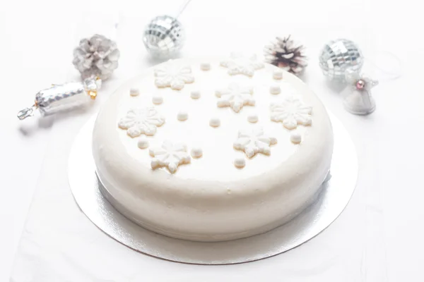 White Christmas cake — Stock Photo, Image