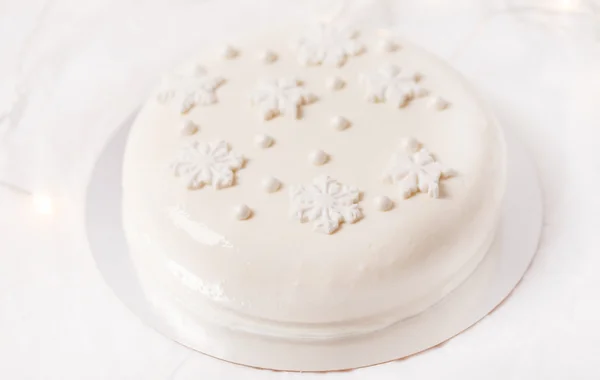 Bílá vánoční dort — Stock fotografie