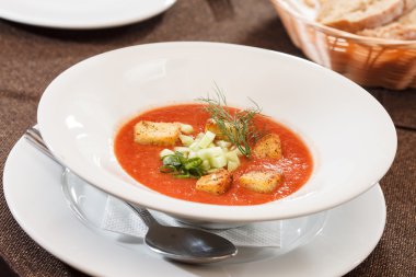Gazpacho çorbası plaka