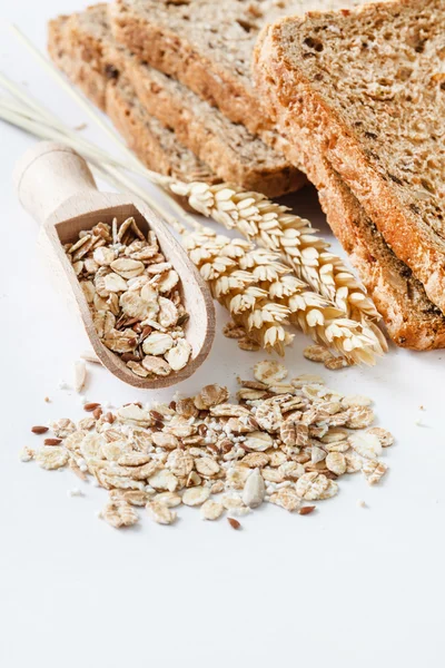 Hojuelas de avena y pan — Foto de Stock