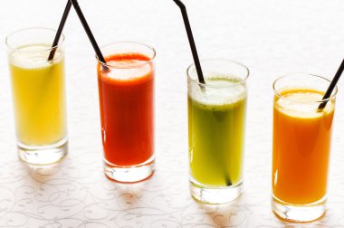 suları ile payet gözlük