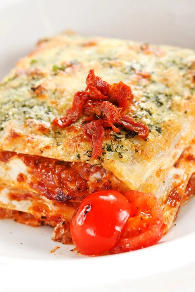 Gustose lasagne bolognesi con pomodoro — Foto Stock