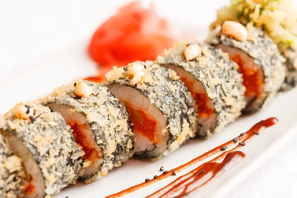 Savoureux rouleaux de sushi — Photo