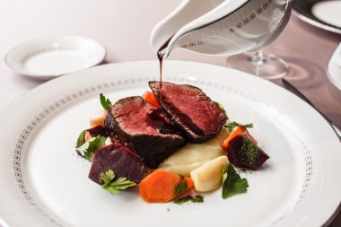 Sebzeli ızgara biftek