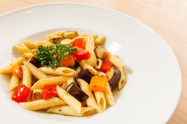 Sebze meze ile makarna