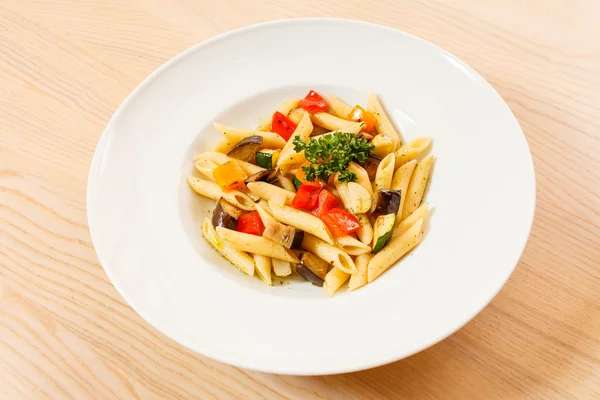 Pasta met groenten voorgerecht — Stockfoto