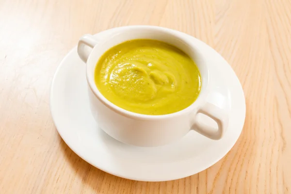 Soupe à la crème de brocoli — Photo