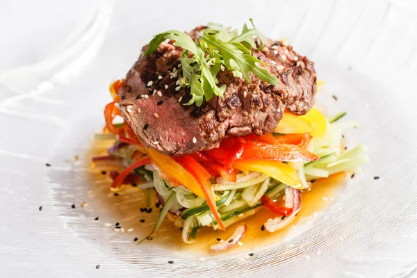 Meat Steak with vegetables — Φωτογραφία Αρχείου