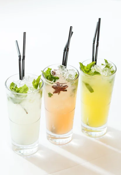 Delicious summer cocktails — Stock Photo, Image