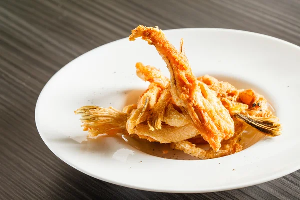 Fried shrimps on plate — Stock Photo, Image