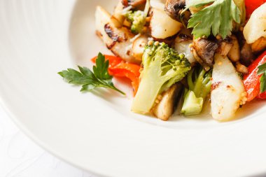 Kavrulmuş sebze meze