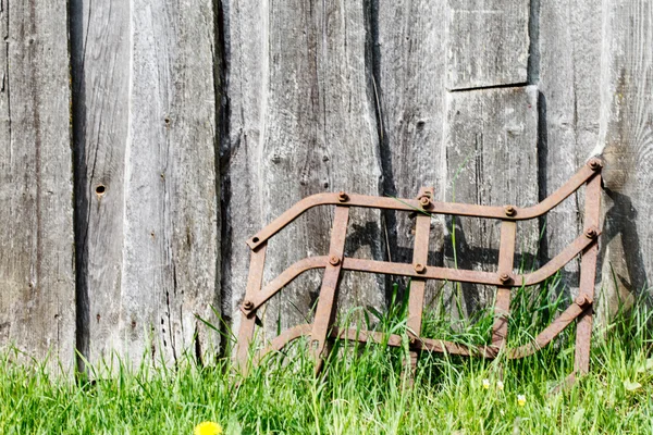 Старые садовые инструменты — стоковое фото