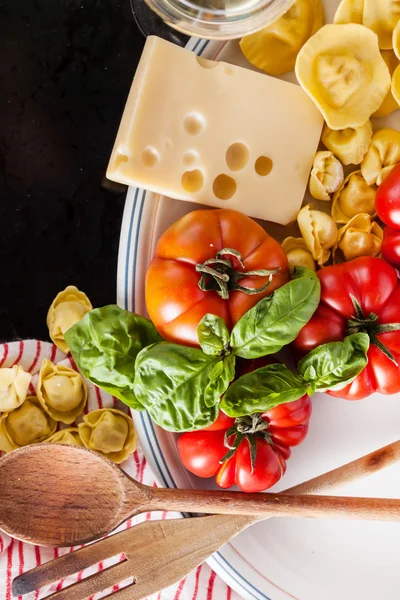 Tafel italienischer Lebensmittel — Stockfoto