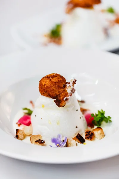 Lemon sorbet on plate — Stock Photo, Image