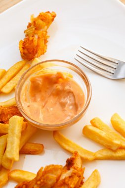 kızarmış patates pirzola ile