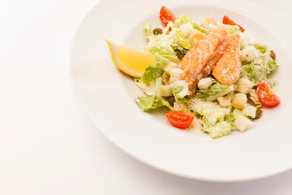 Caesarsallad med lax — Stockfoto