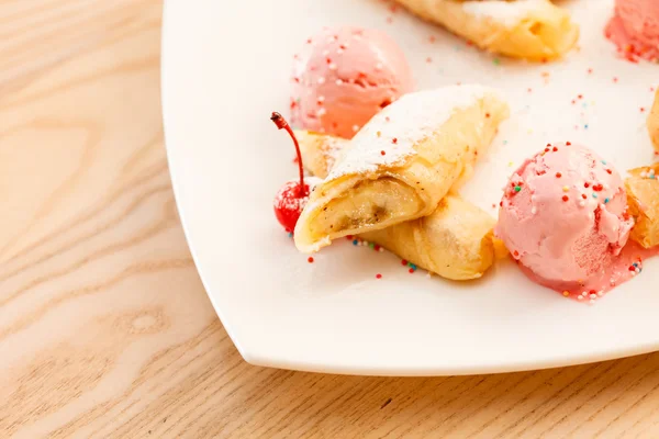 Frittelle con gelato — Foto Stock