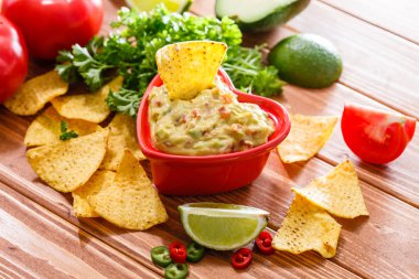 Guacamole avokado ve domates