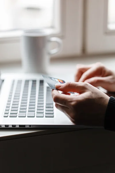 Working man with laptop — Stock Photo, Image