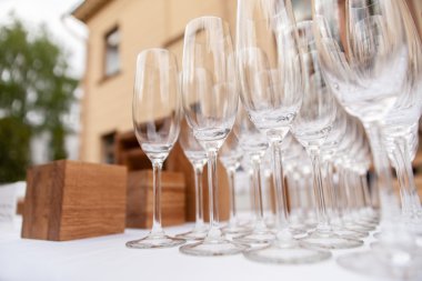 boş şampanya bardağı