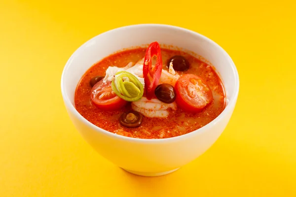 Японский суп в тарелке — стоковое фото