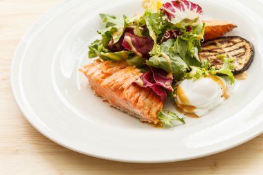 Somon ızgara sebzeli