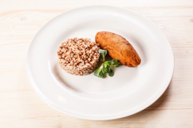 Karabuğday pirzola plaka ile