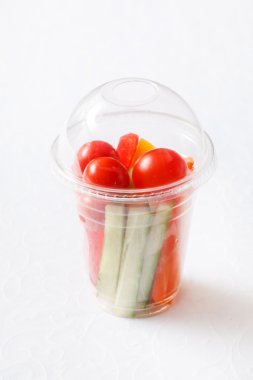 Taze sebze atıştırmak için