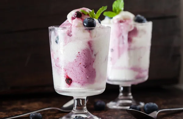 frozen yogurt in glasses