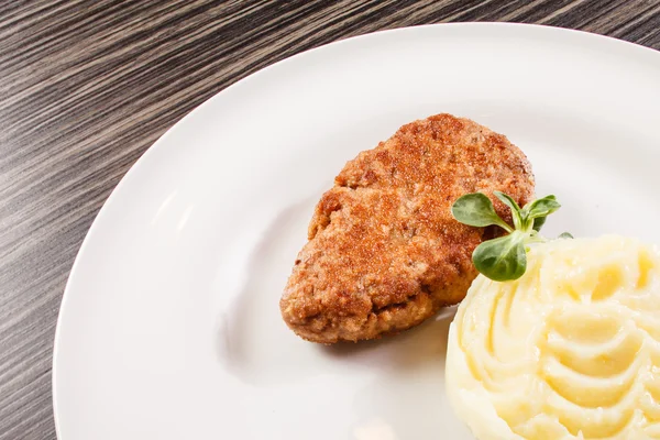 Purè di patate con cotoletta — Foto Stock