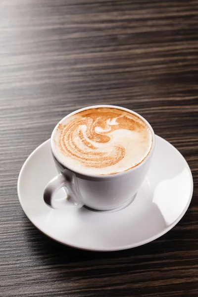 Vit kopp cappuccino — Stockfoto
