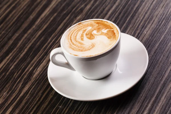 Vit kopp cappuccino — Stockfoto