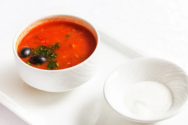 Suppe Soljanka in Schüssel — Stockfoto