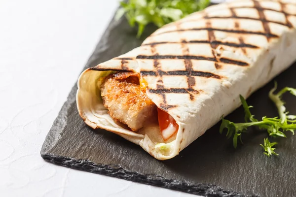 Kyckling wrap smörgås — Stockfoto