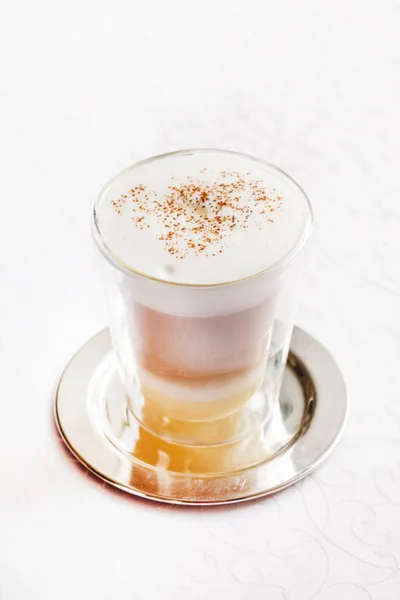 Glas koffie met melk — Stockfoto