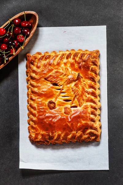 Smakelijke cherry pie — Stockfoto