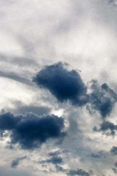 Cielo tempestoso con nuvole — Foto Stock