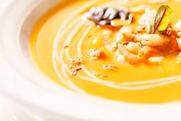 Pumpkin soup with shrimps — Stock Photo, Image