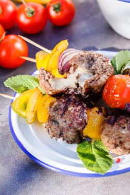 Sebzeli ızgara köfte