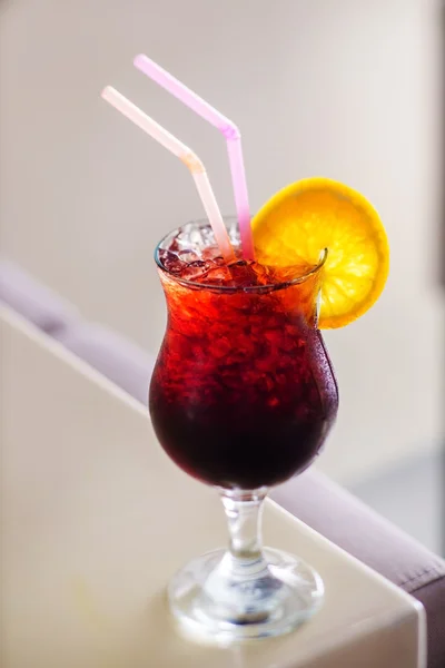 Alkohol koktajl w barze — Zdjęcie stockowe