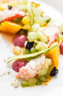 Gurme taze salata somon ile