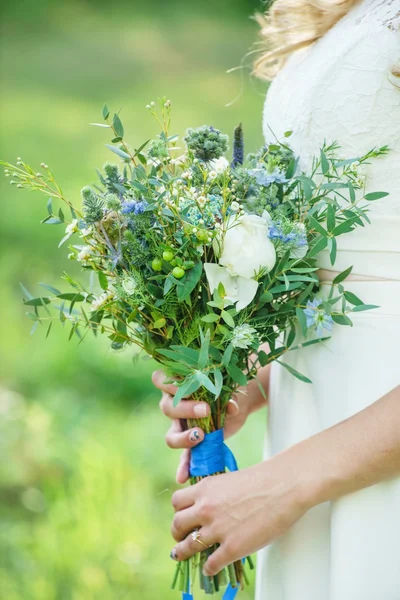 Verloofde bedrijf bruids boeket — Stockfoto