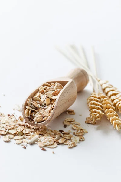 Muesli com amaranto e espigas de trigo — Fotografia de Stock