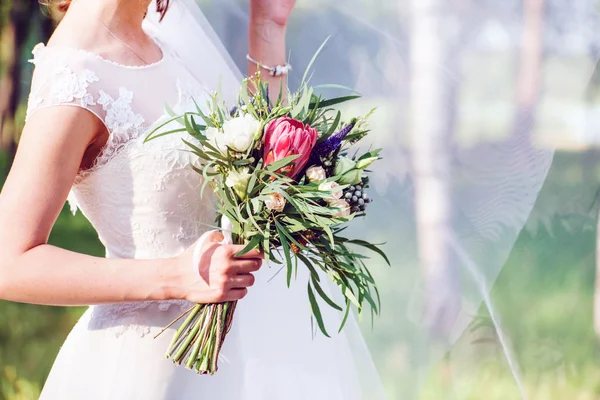 Bruid bedrijf bruids boeket — Stockfoto